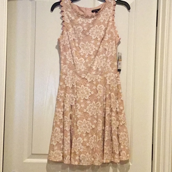 Dresses & Skirts - City studio dress